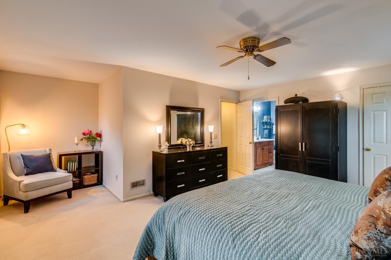 9776 Caseys Crossing