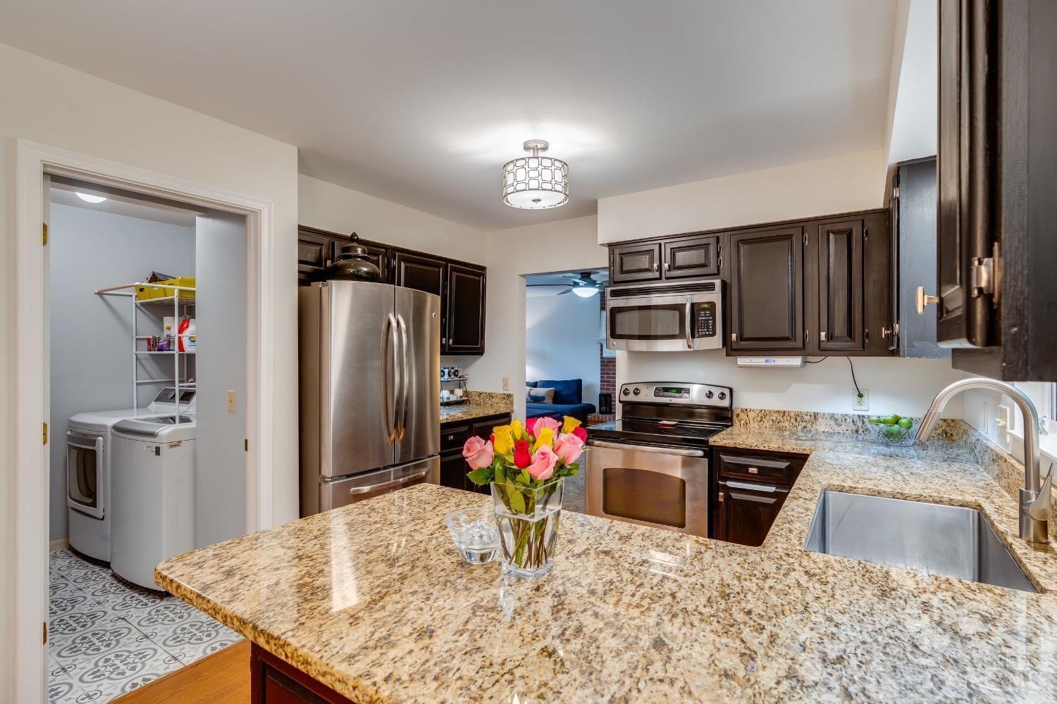 9776 Caseys Crossing