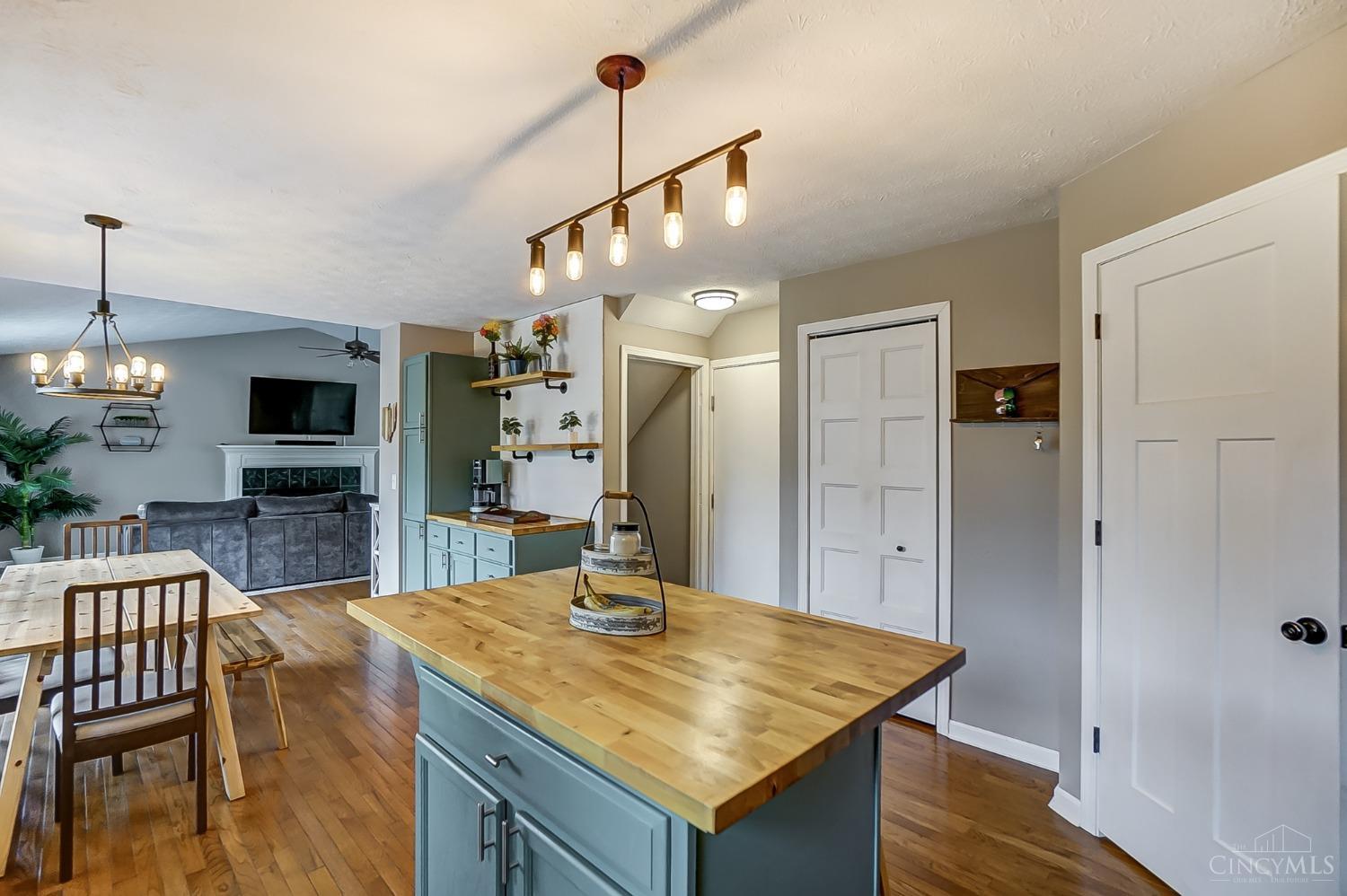 742 Jewelweed Court