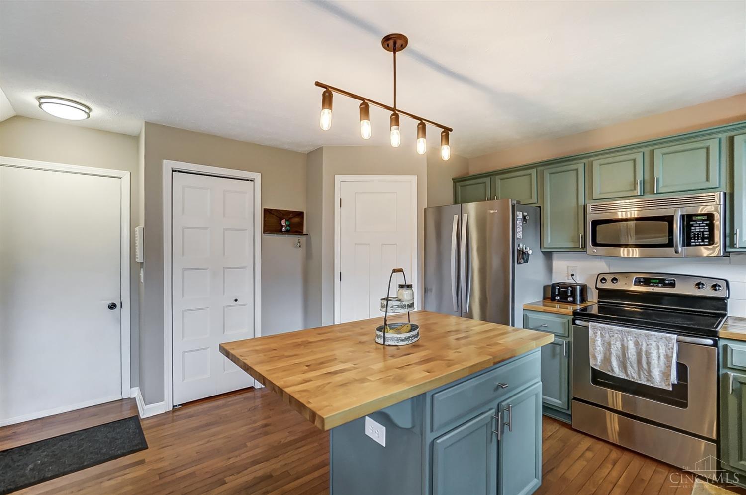 742 Jewelweed Court
