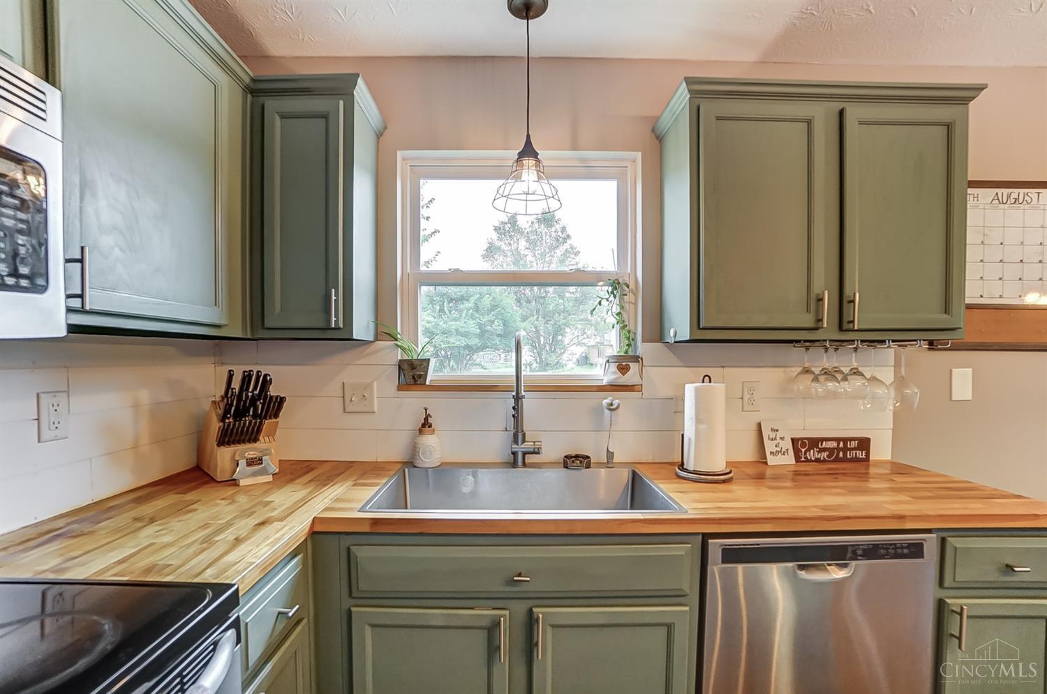 742 Jewelweed Court