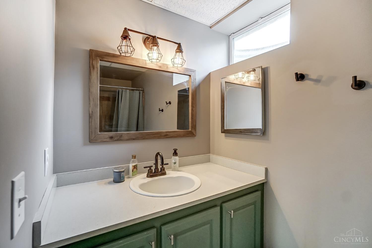 742 Jewelweed Court