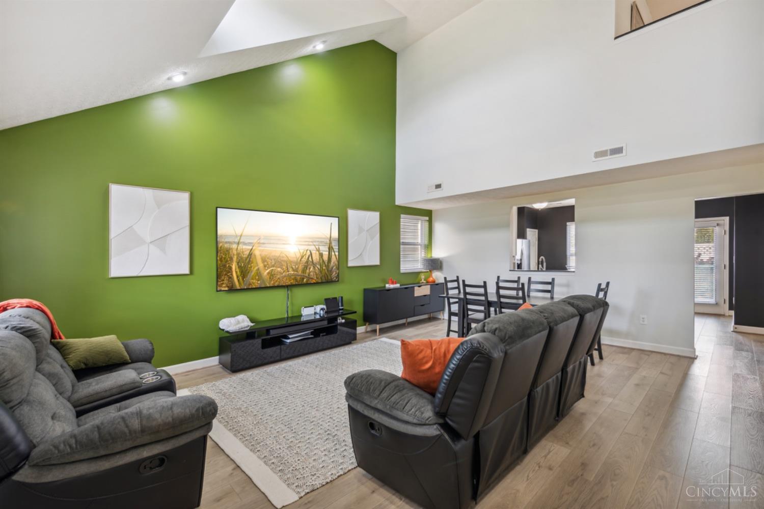 861 W Anson Drive