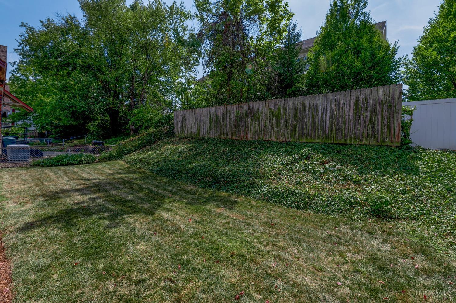 3327 Glenhurst Place
