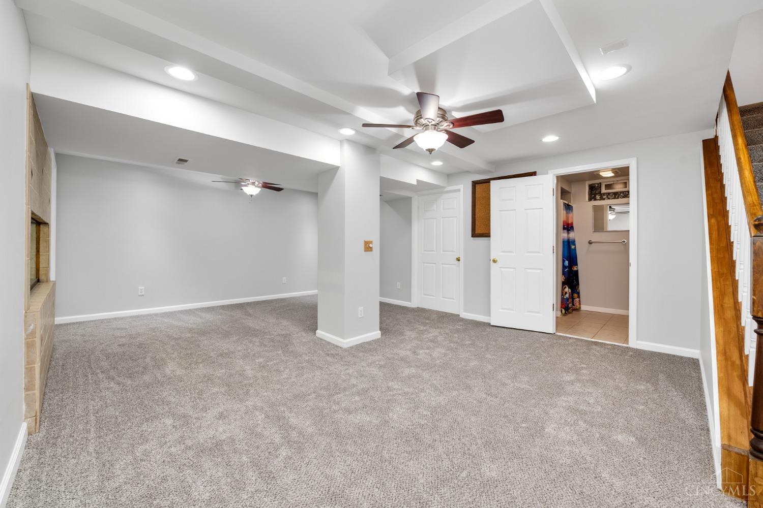 8905 Fontainebleau Terrace