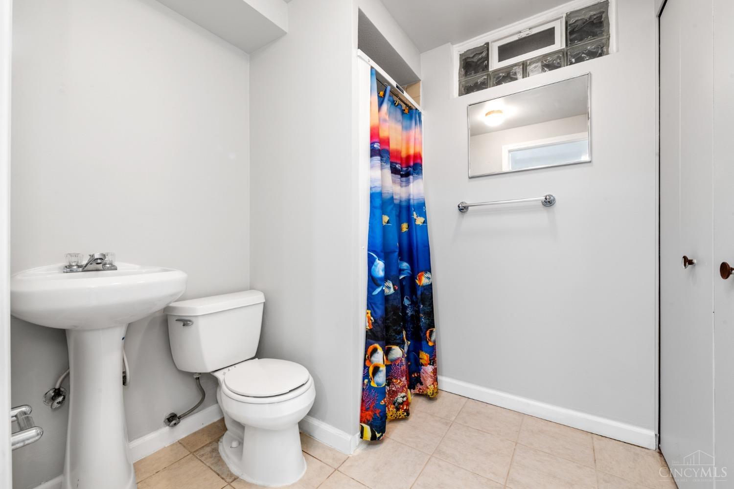 8905 Fontainebleau Terrace