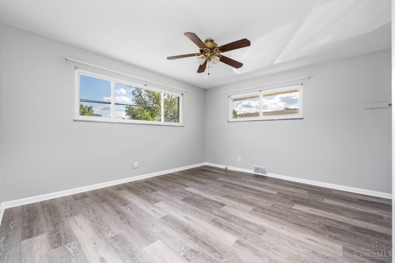 8905 Fontainebleau Terrace