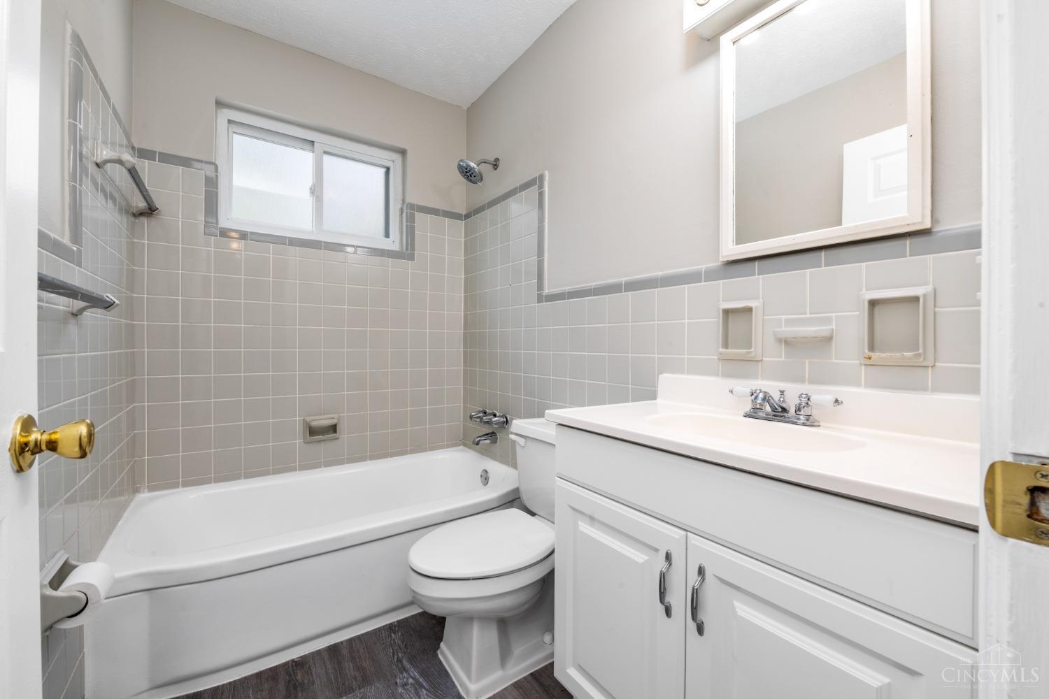 8905 Fontainebleau Terrace