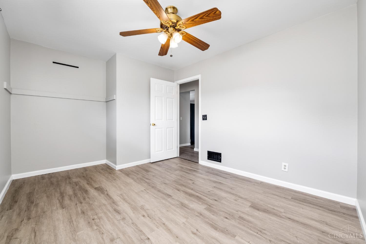 8905 Fontainebleau Terrace
