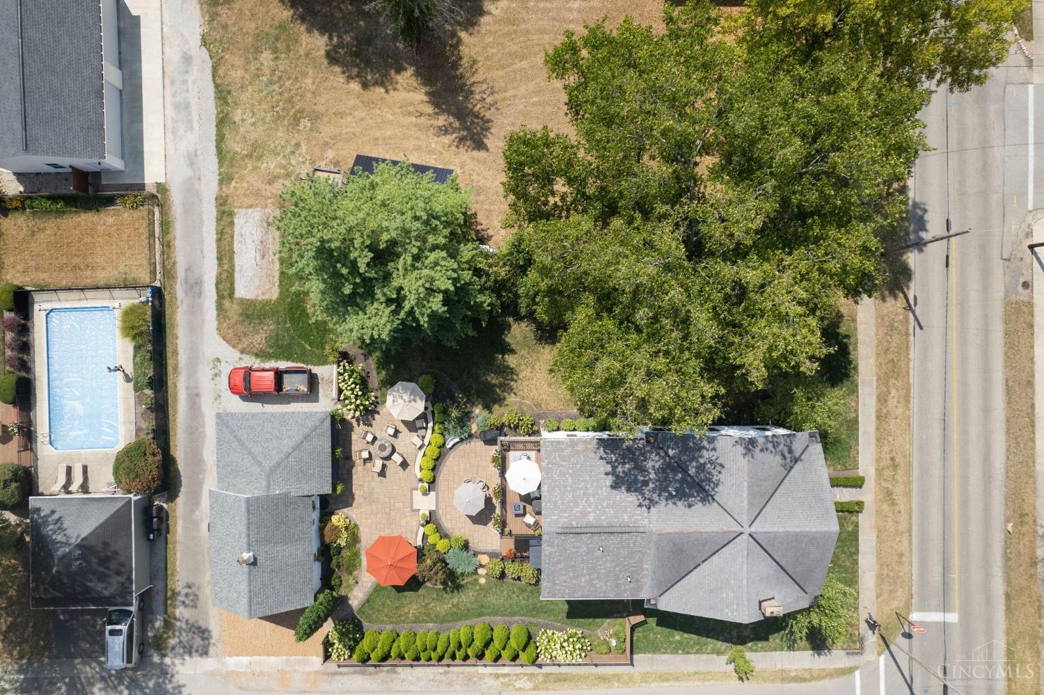 852 Forest Avenue
