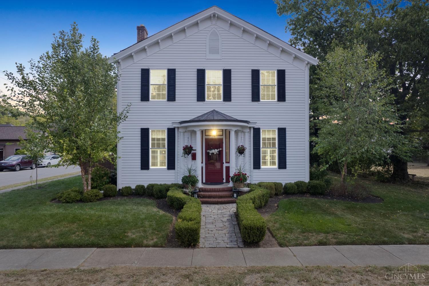 852 Forest Avenue