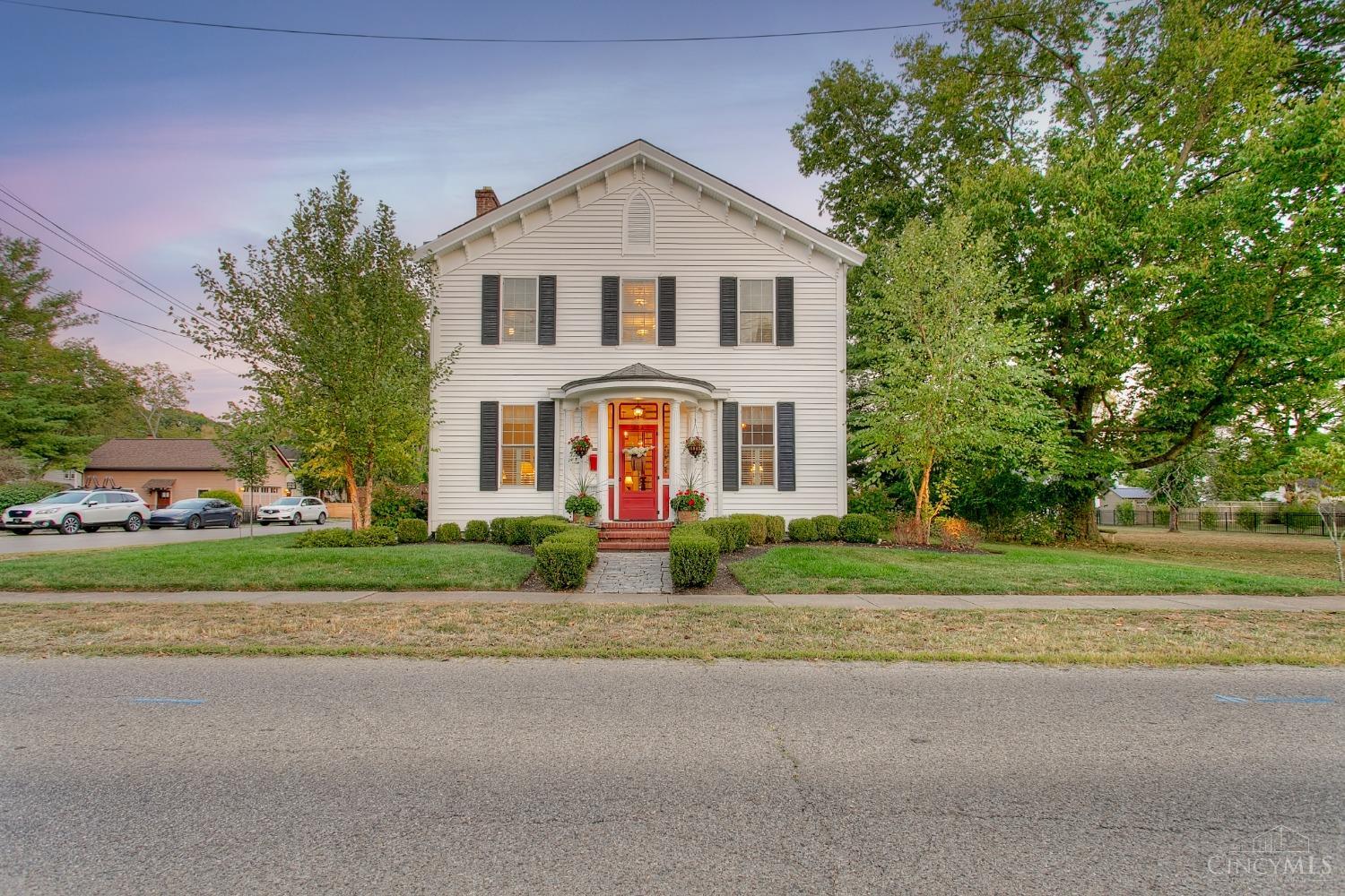 852 Forest Avenue
