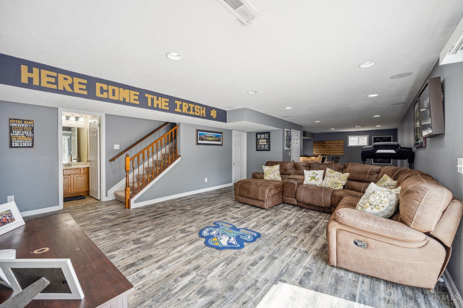 8823 Bluejay View Drive