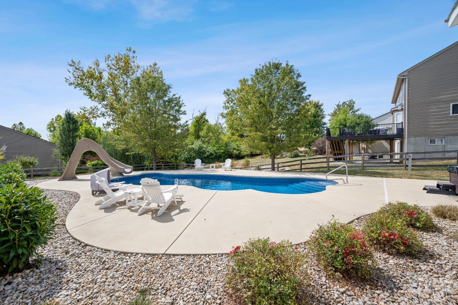 8823 Bluejay View Drive