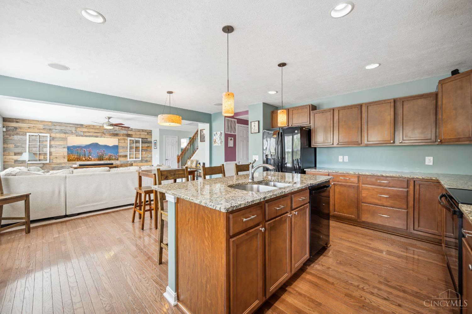 8823 Bluejay View Drive