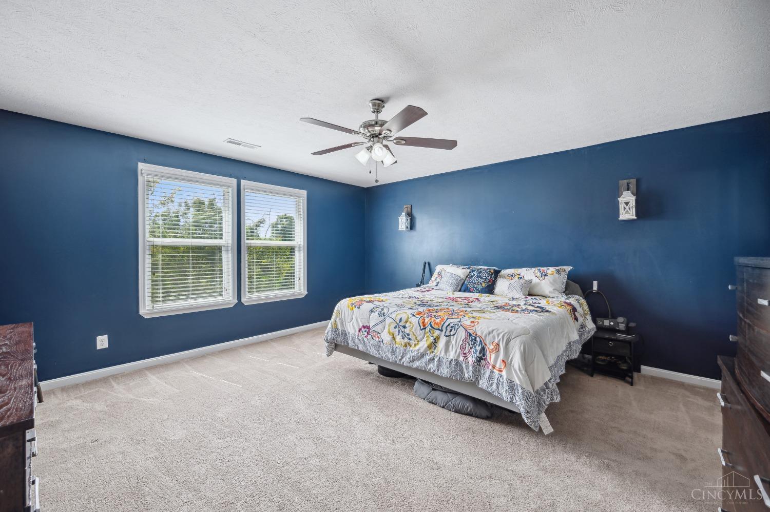 8823 Bluejay View Drive