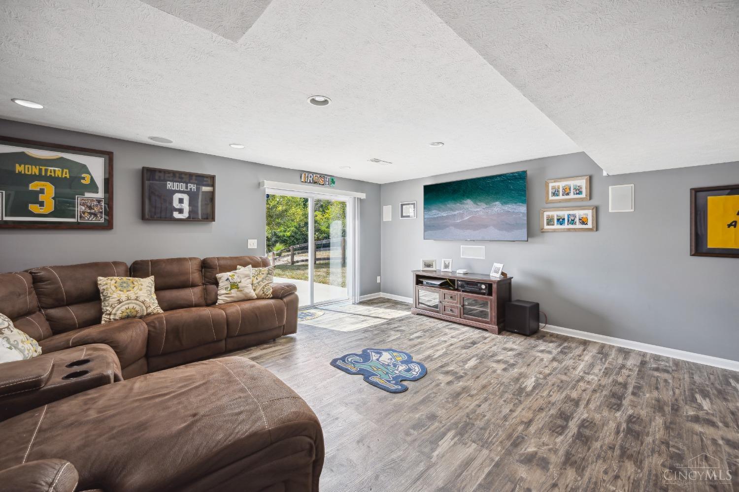 8823 Bluejay View Drive