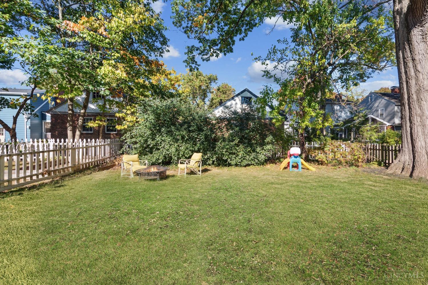 3418 Oakview Place