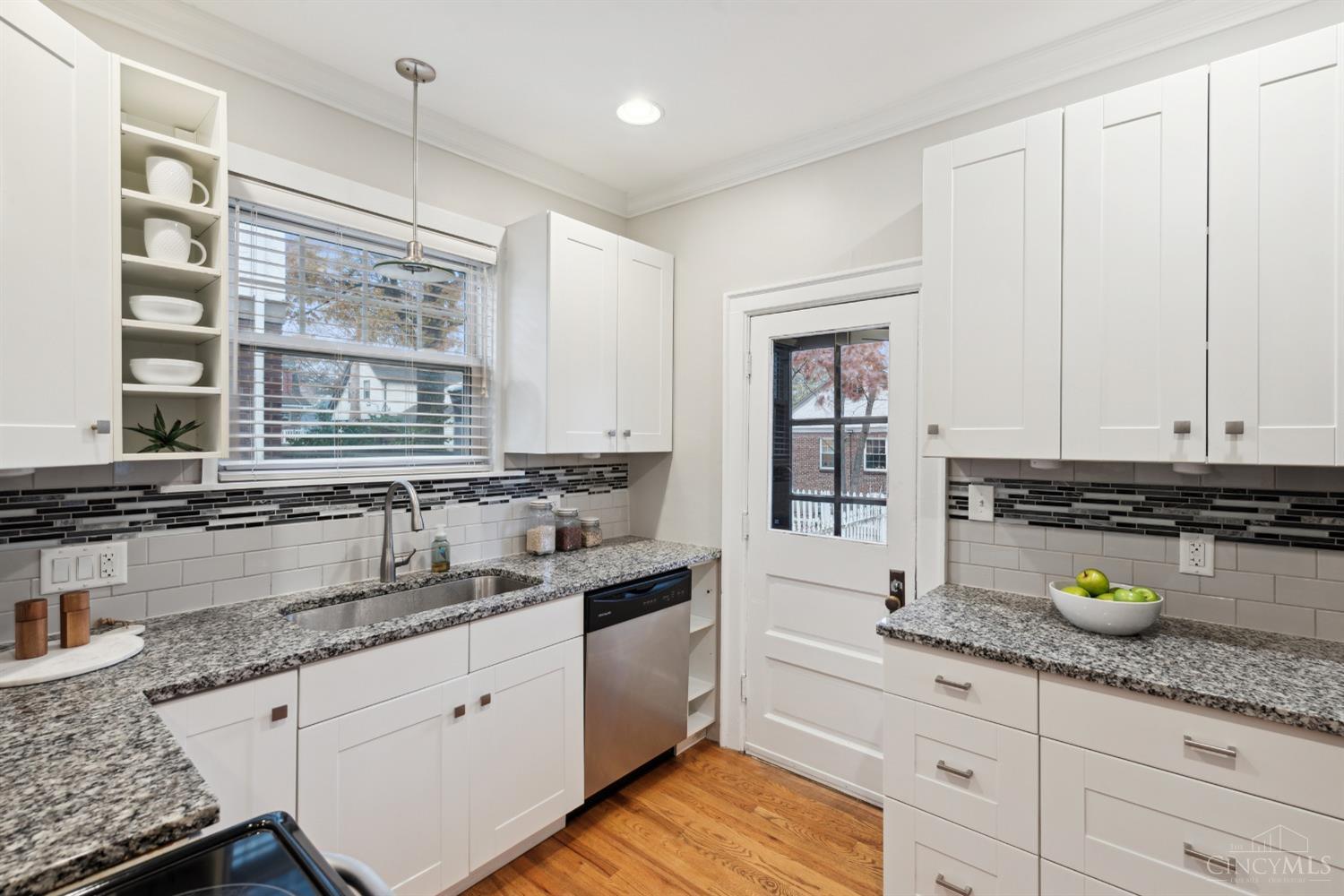 3418 Oakview Place