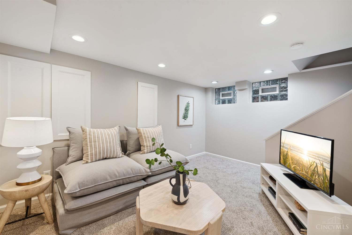 3418 Oakview Place