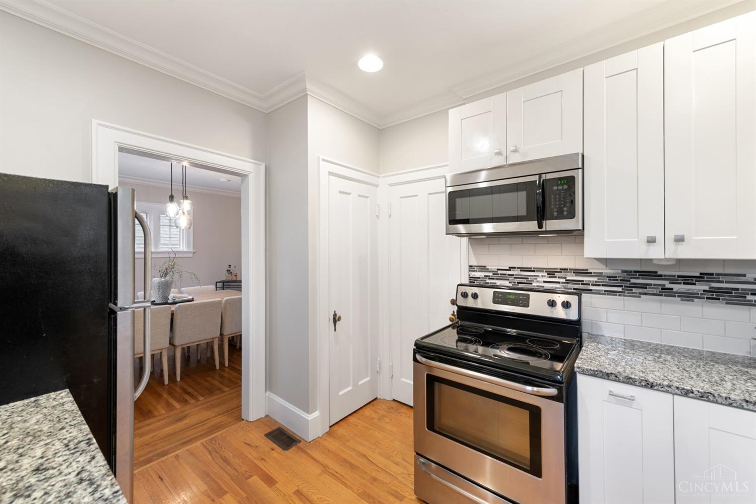 3418 Oakview Place