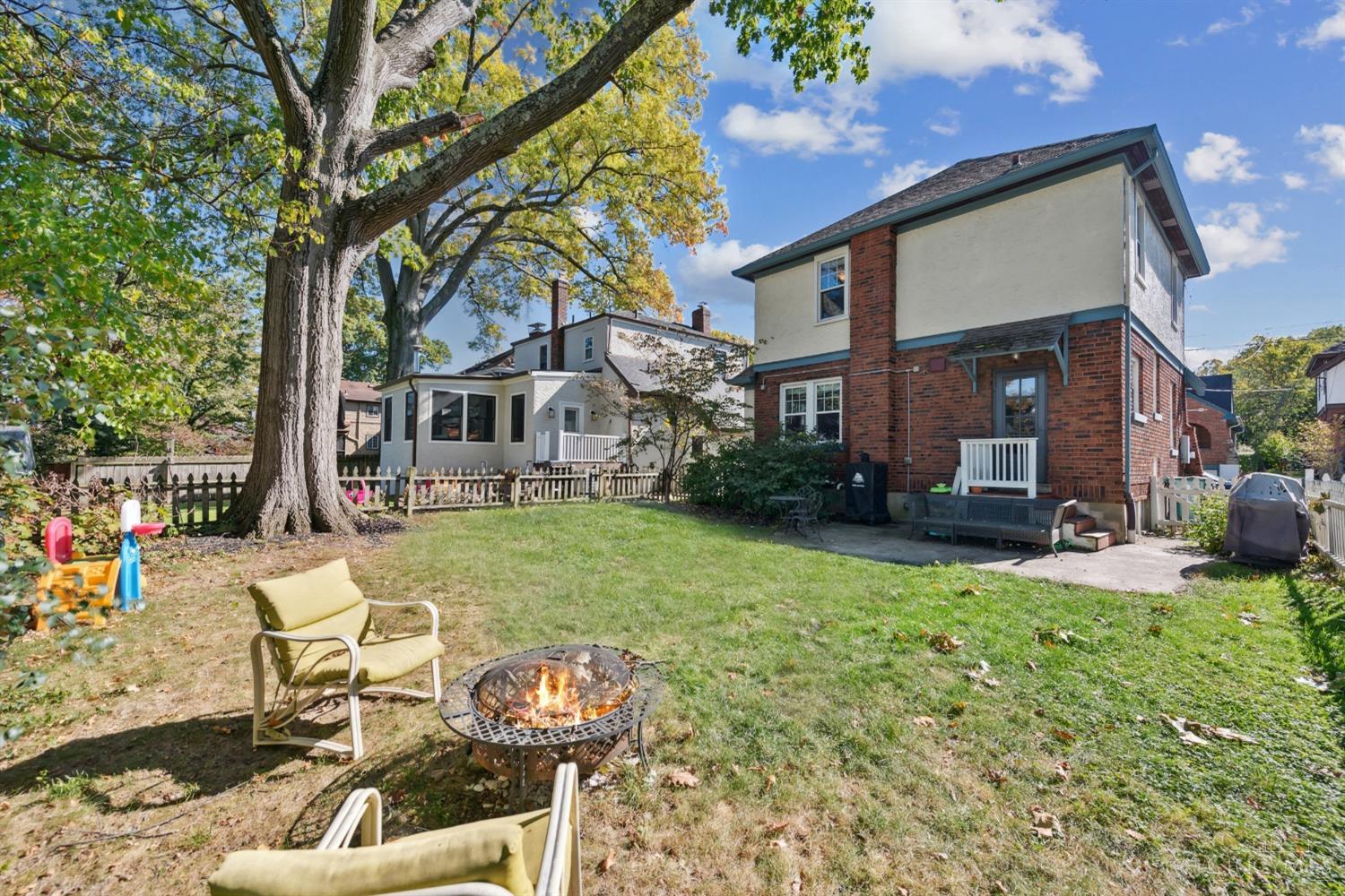 3418 Oakview Place