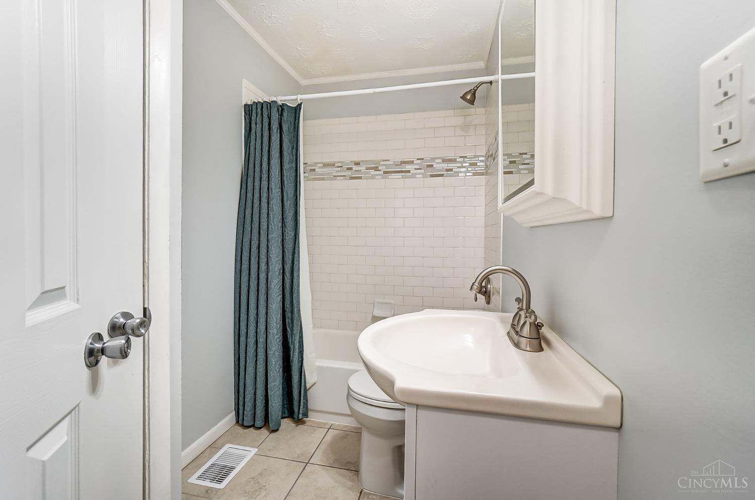 1404 W Main Street