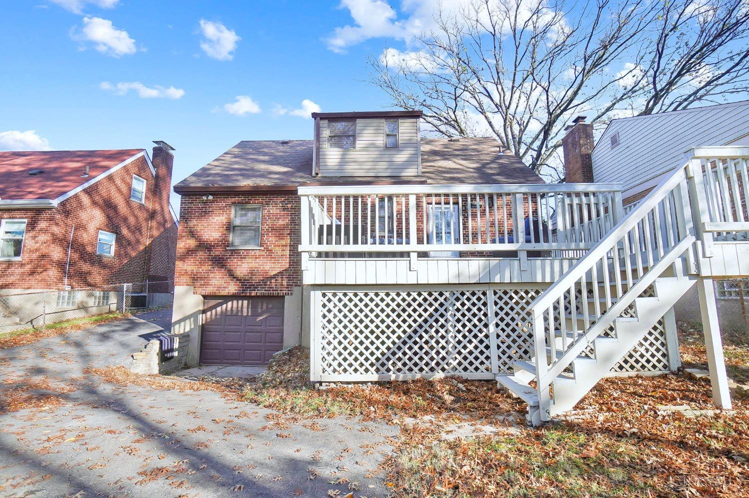 1109 Maureen Lane