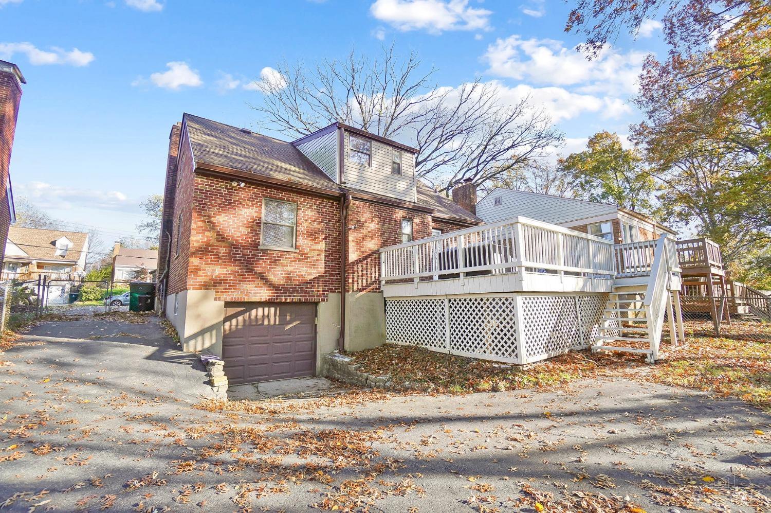 1109 Maureen Lane