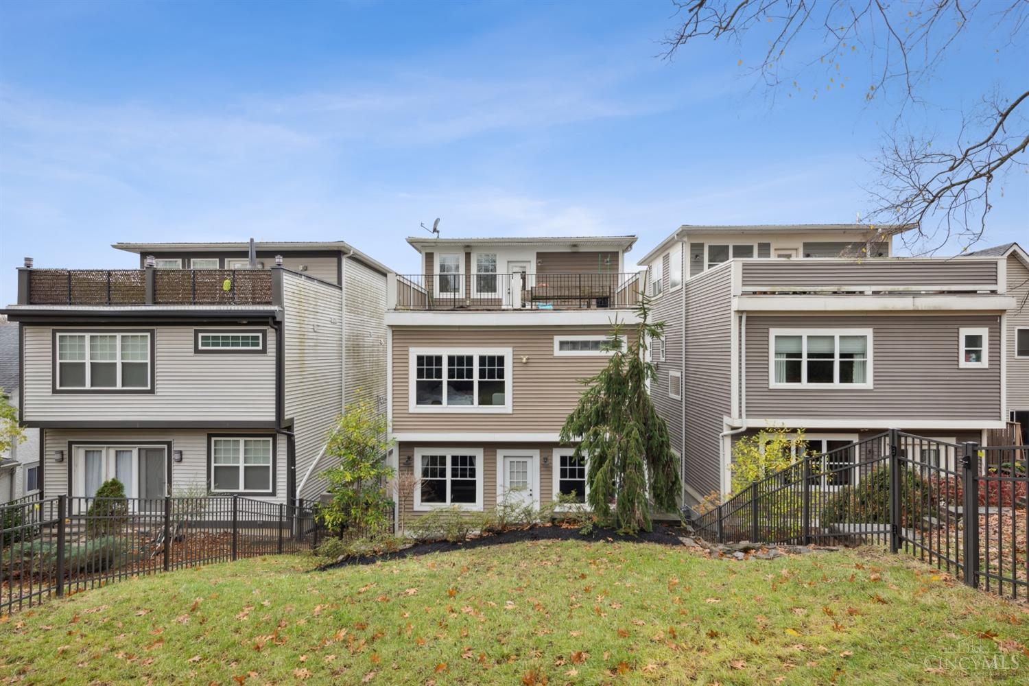 556 Empress Avenue