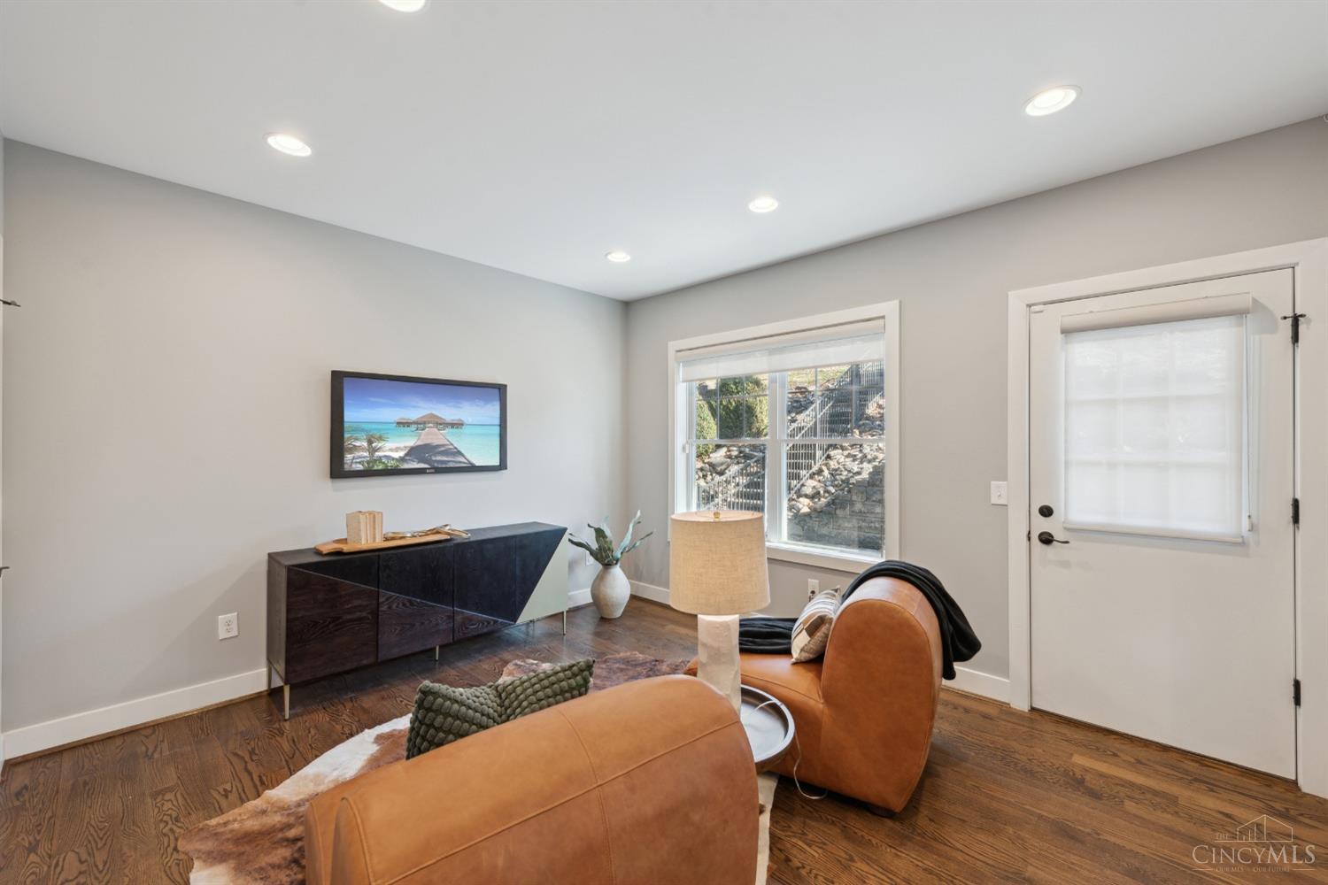556 Empress Avenue