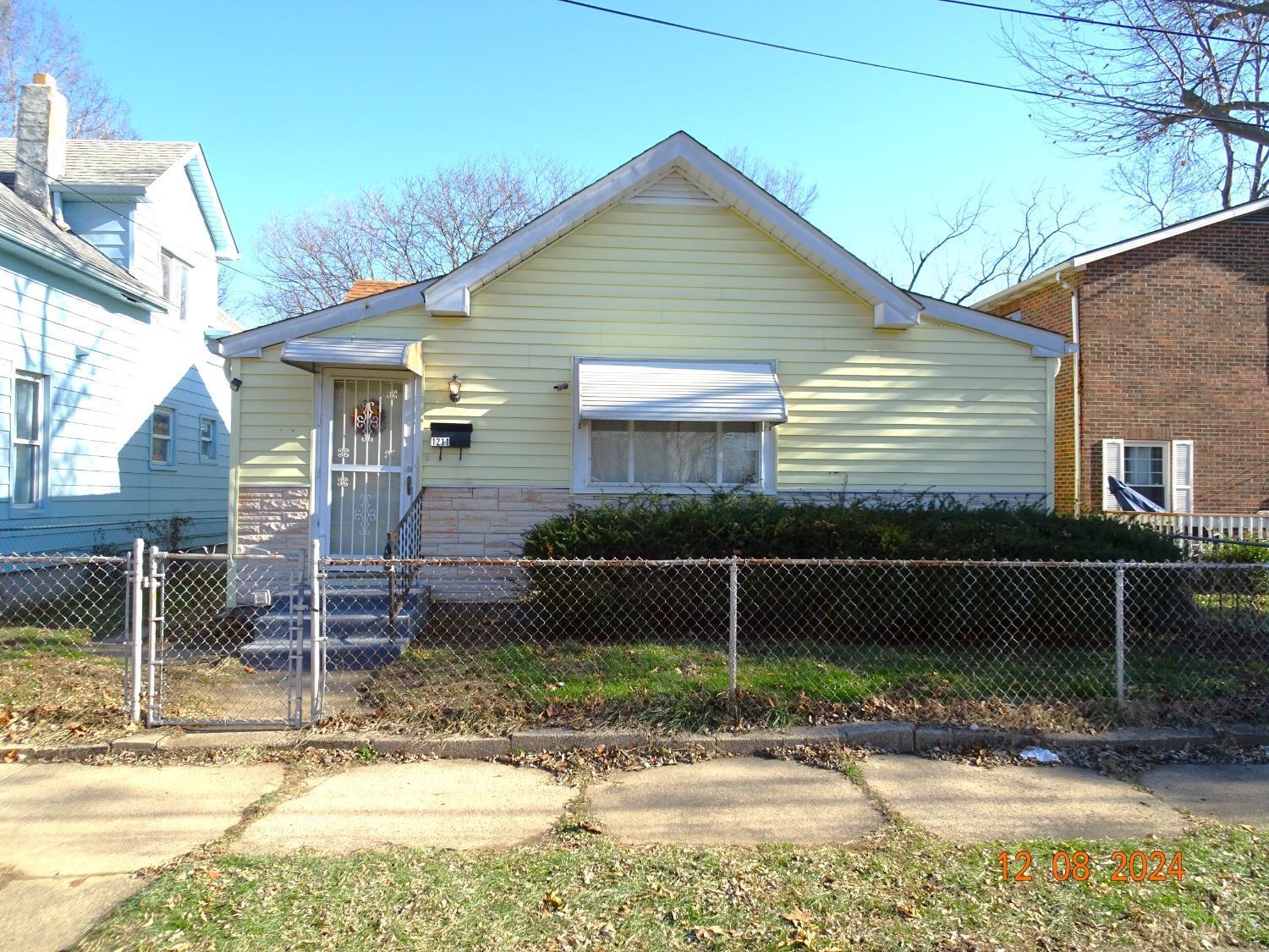 1211 Grove Street