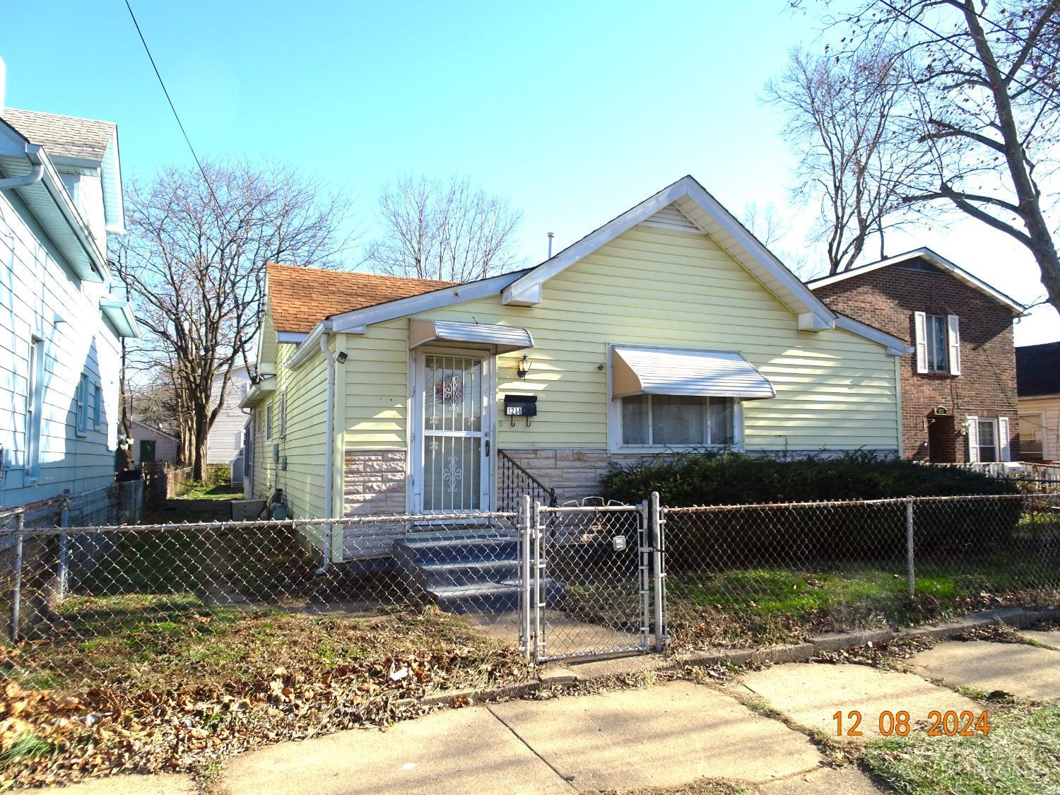 1211 Grove Street