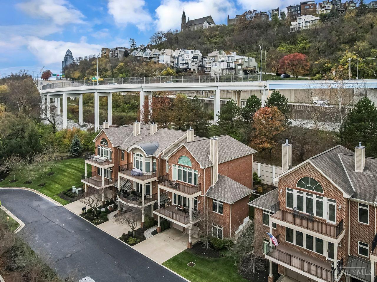 1128 Riverside Drive