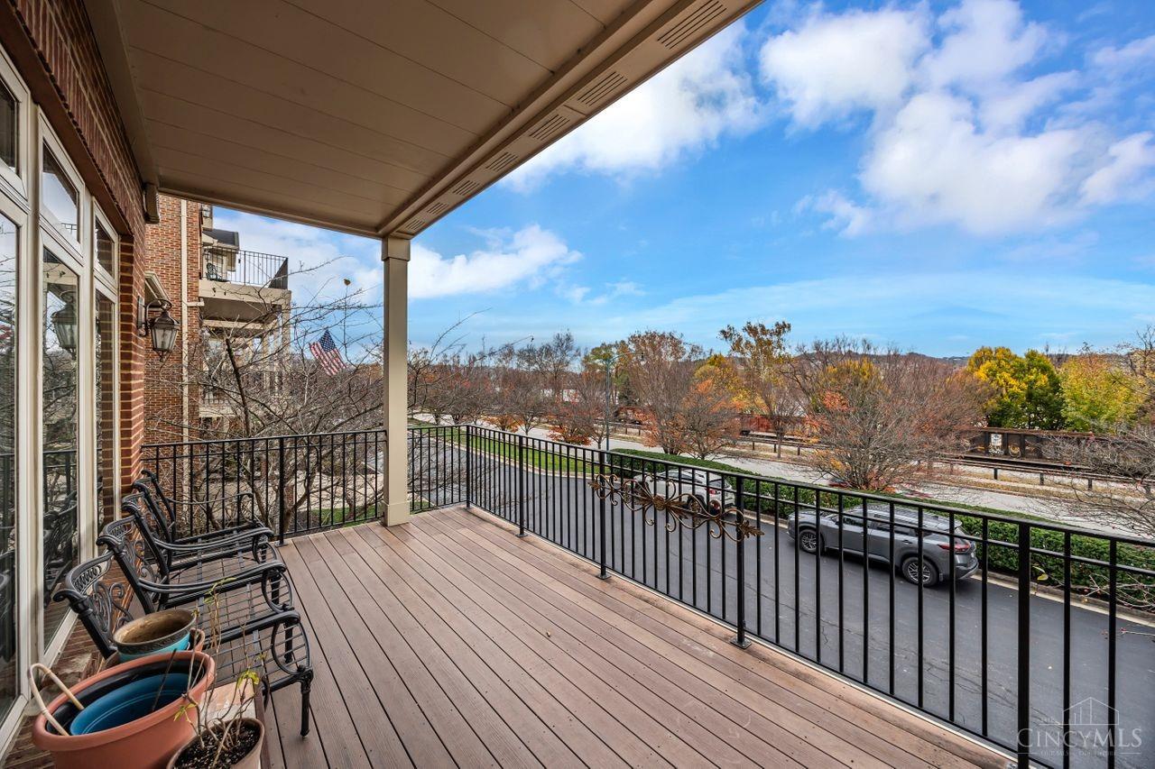 1128 Riverside Drive