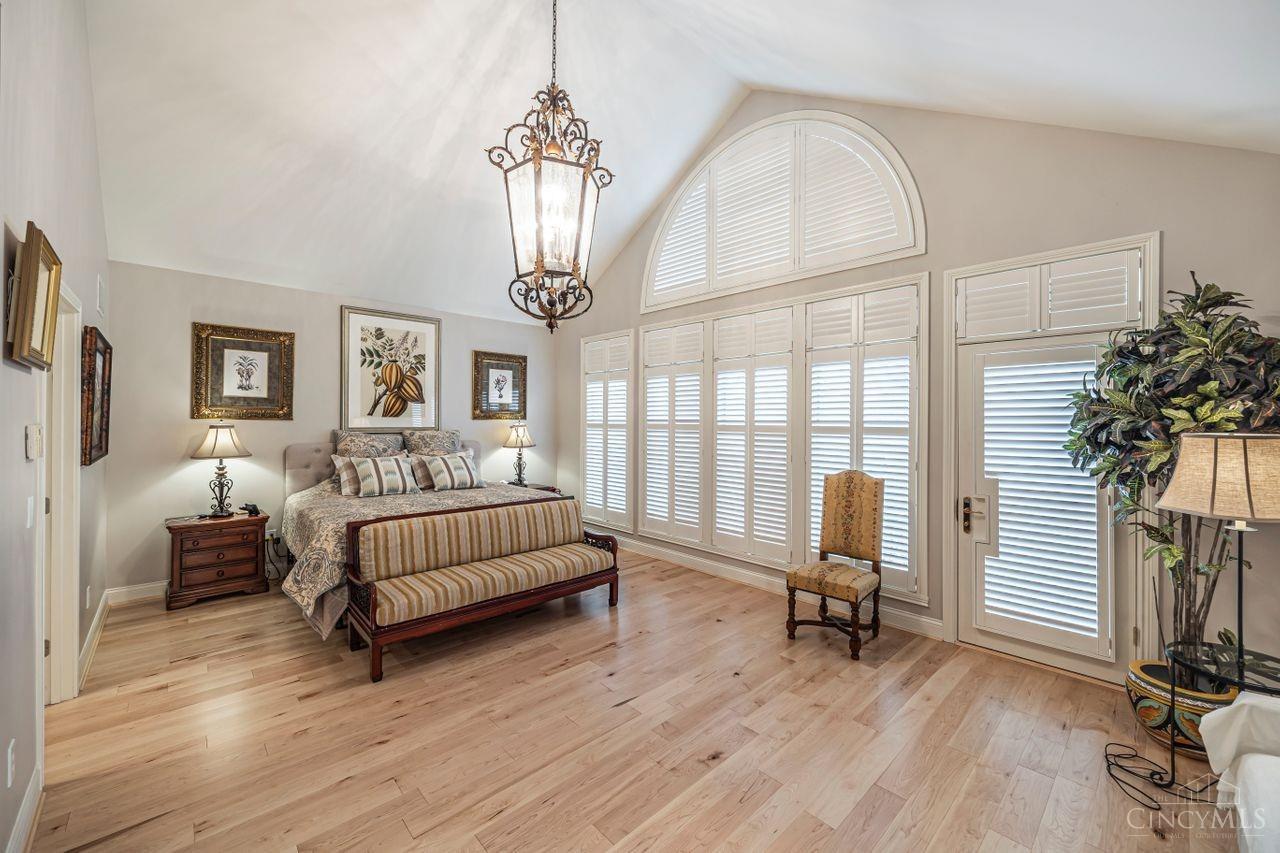 1128 Riverside Drive