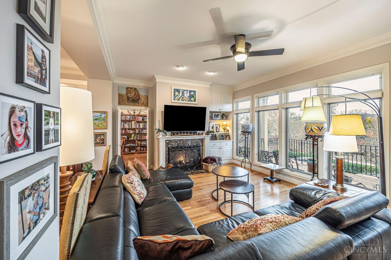 1128 Riverside Drive