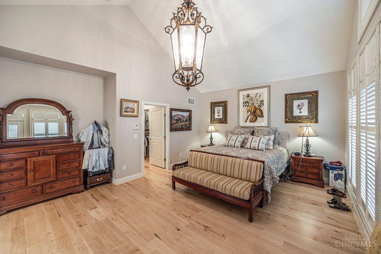 1128 Riverside Drive