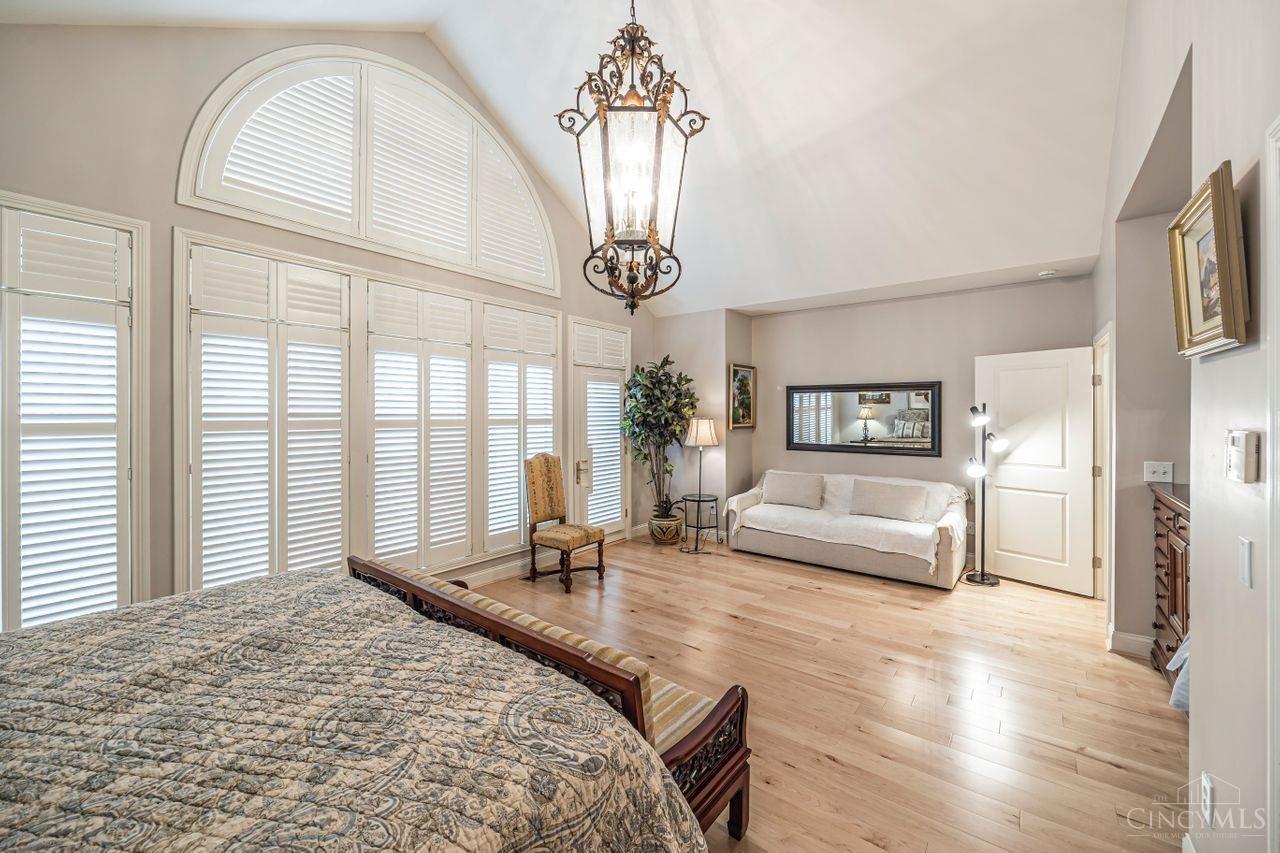 1128 Riverside Drive