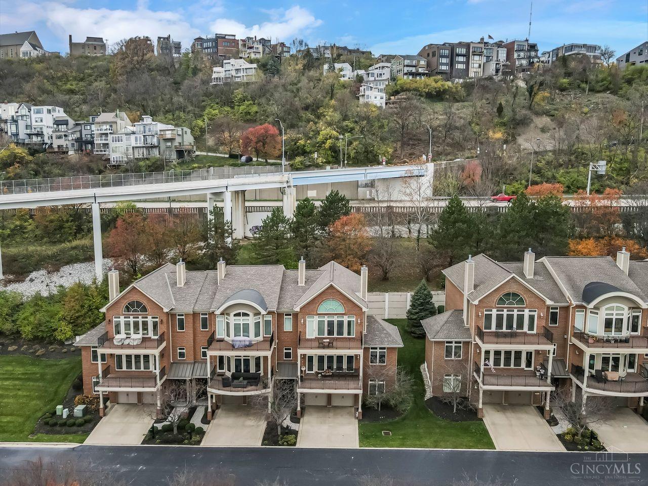 1128 Riverside Drive