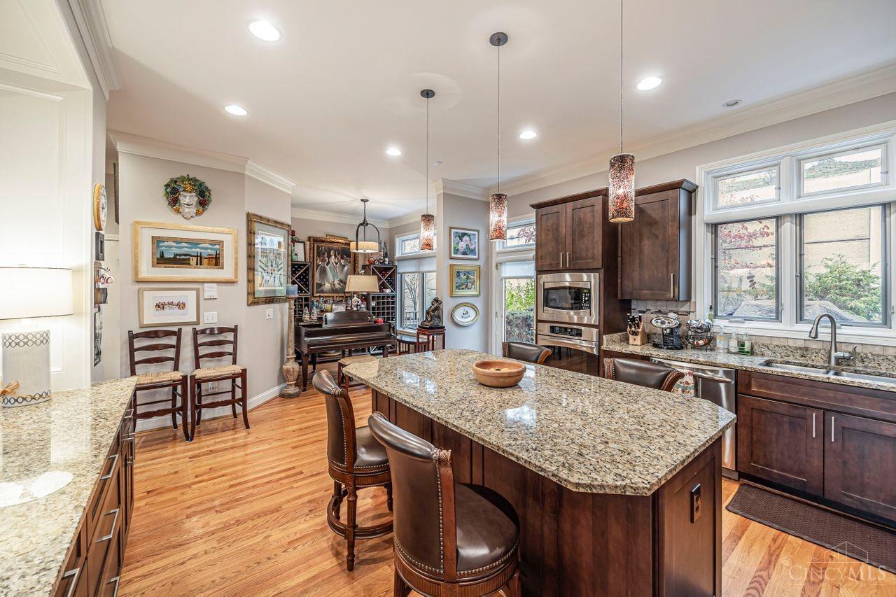 1128 Riverside Drive