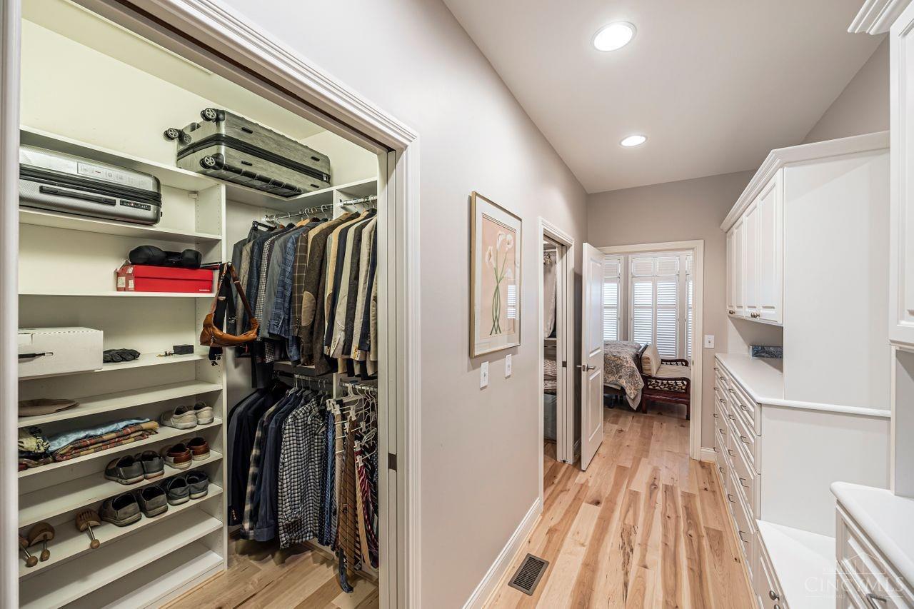 1128 Riverside Drive