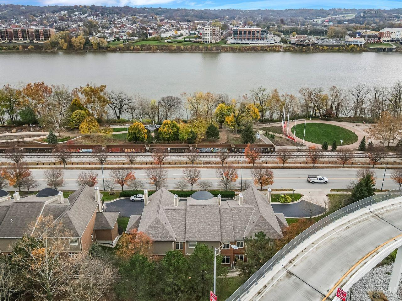 1128 Riverside Drive