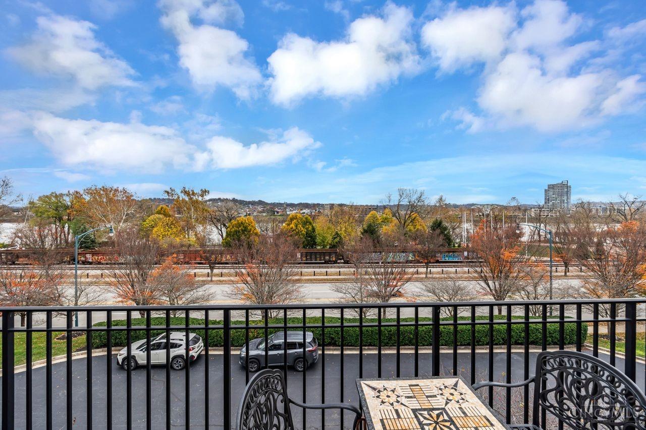 1128 Riverside Drive