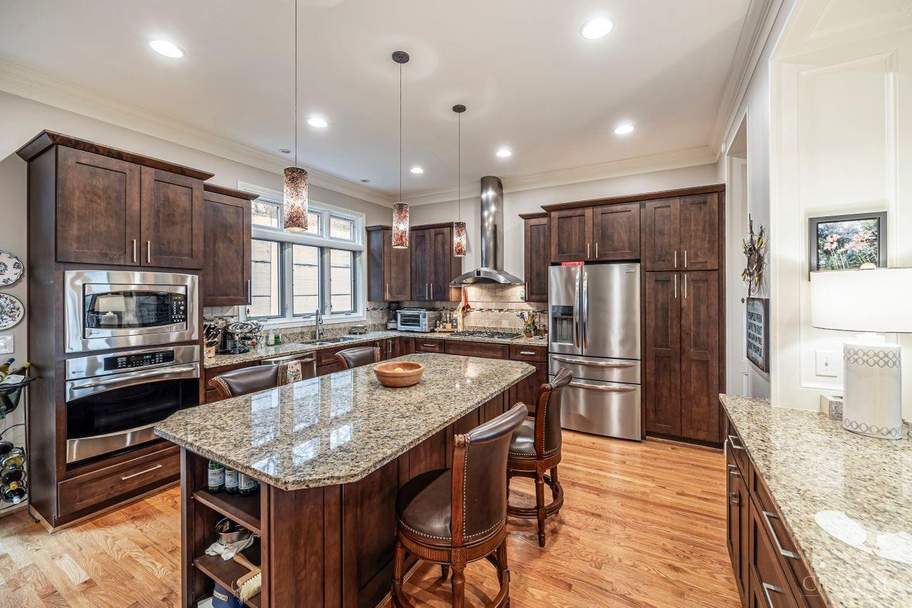 1128 Riverside Drive