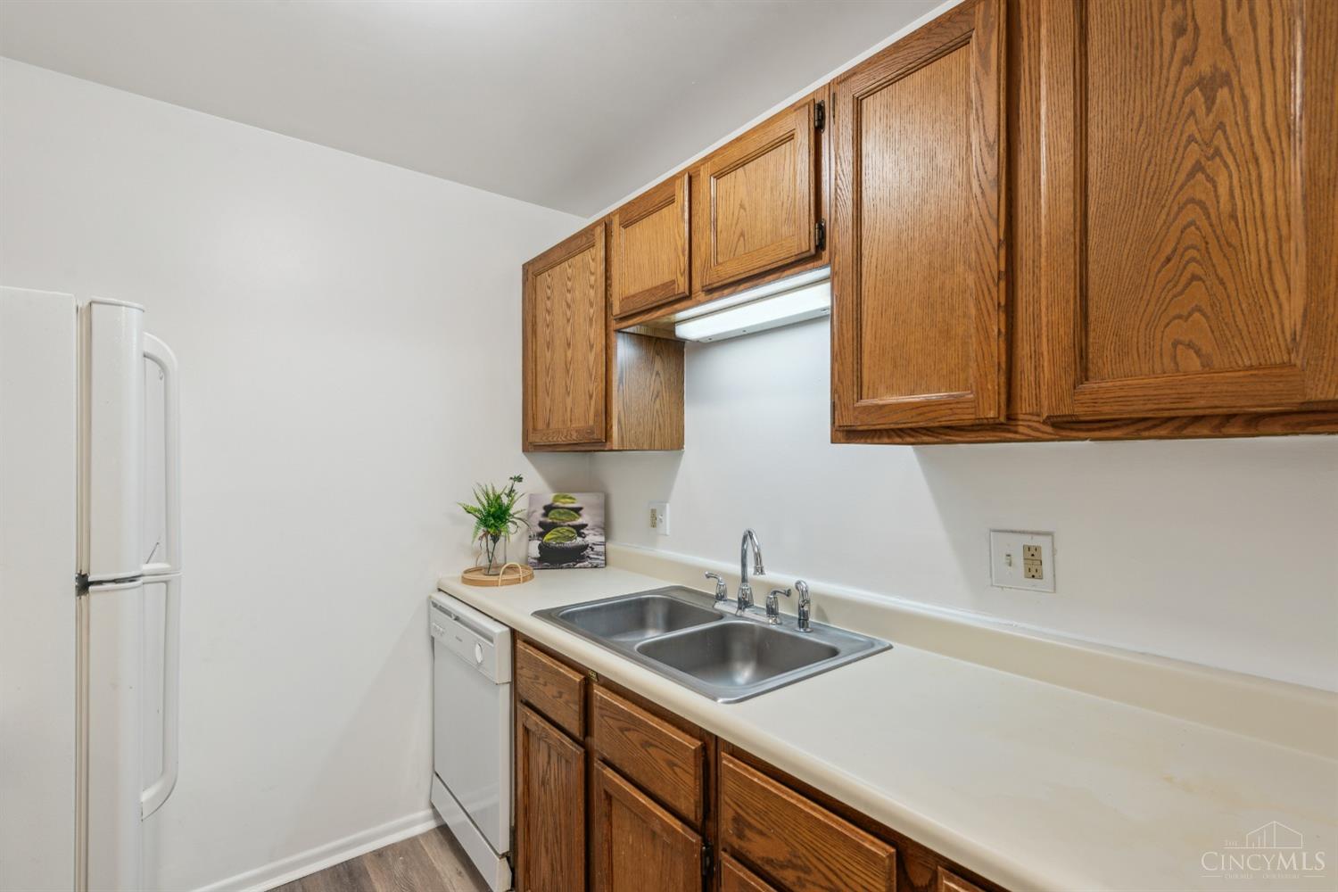 521 W Martin Luther King Drive B28