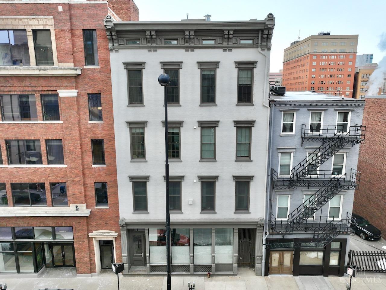 813 Broadway Street 401