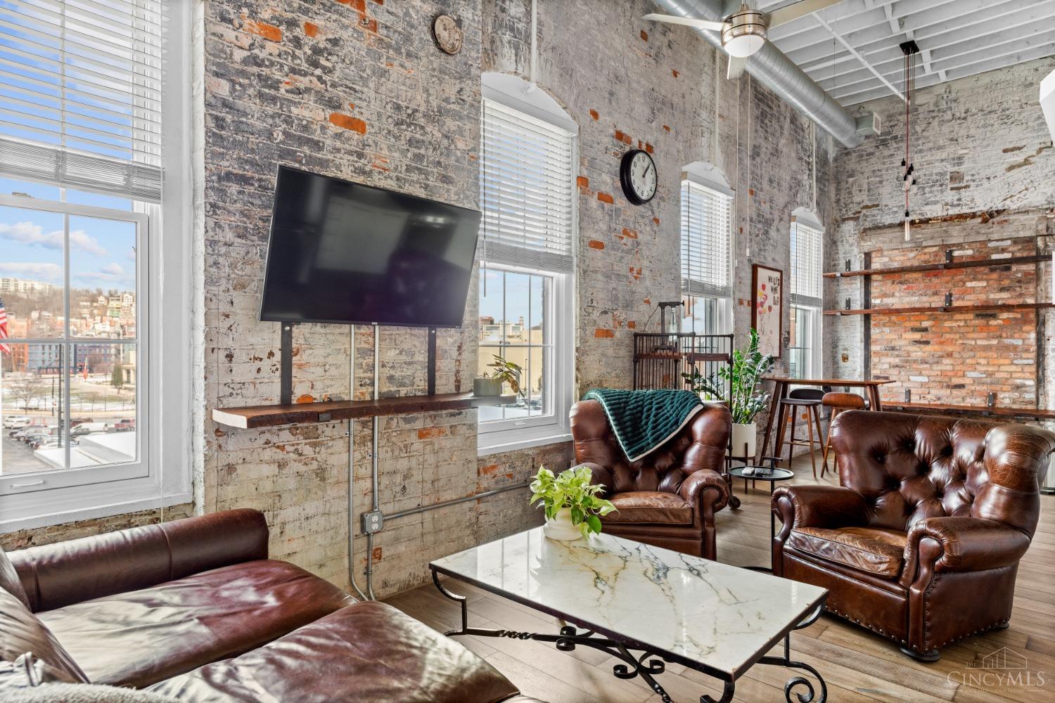 813 Broadway Street 401