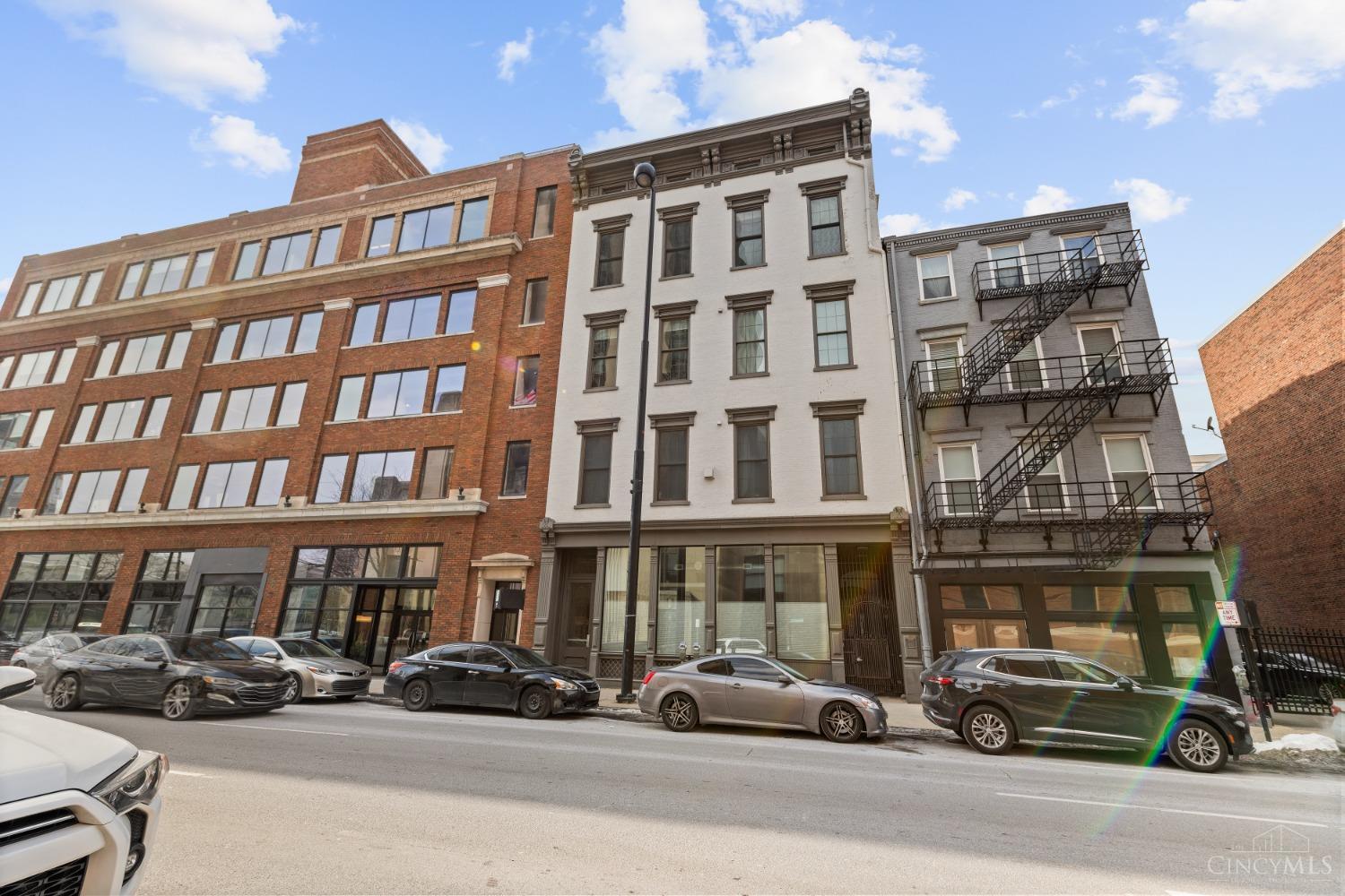 813 Broadway Street 401