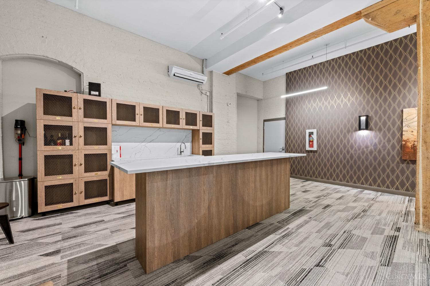 813 Broadway Street 401